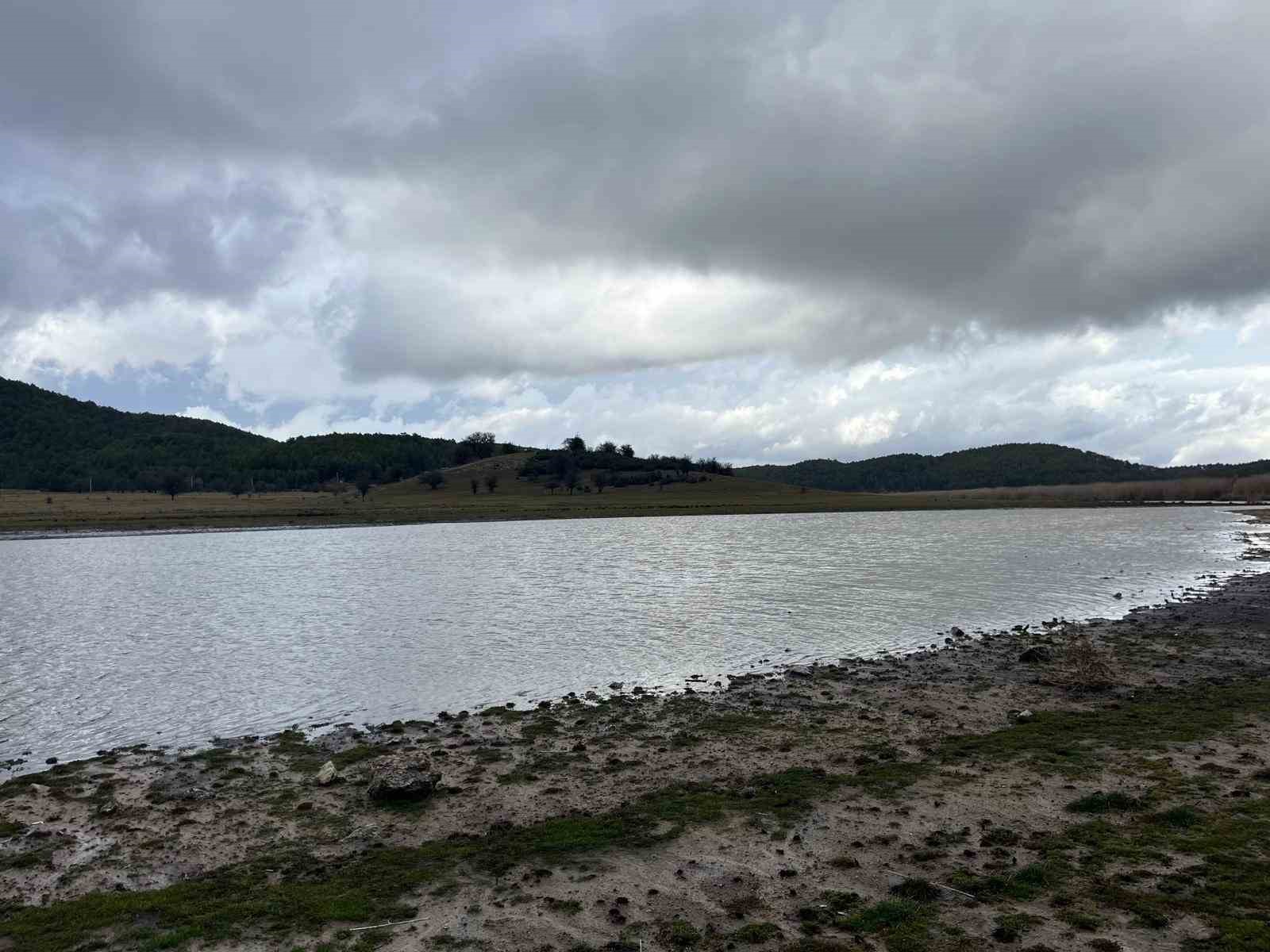 Buldan Yayla Gölünde sevindiren doluluk
