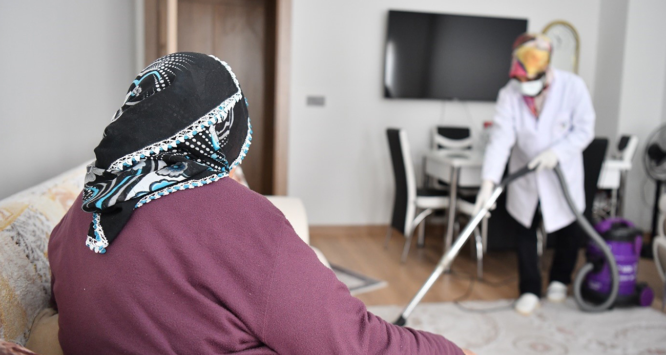 Yeşilyurt’ta büyükler baş tacı olmaya devam ediyor