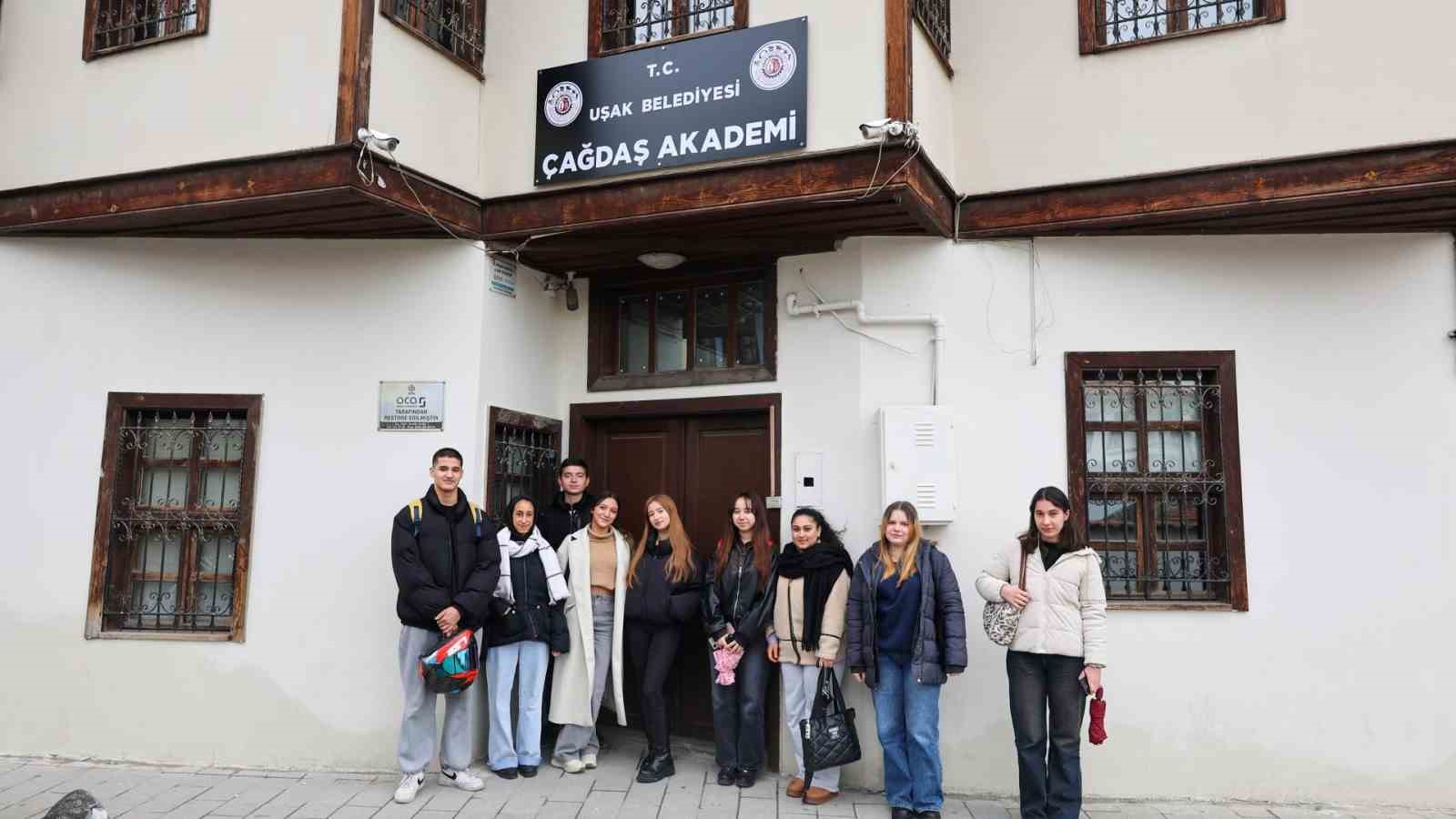 Uşak Belediyesi öğrencileri ücretsiz üniversite sınavı için kurs imkanı sağlıyor