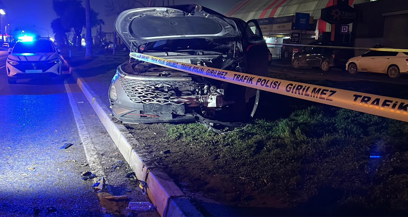 Araç yaya geçidinden geçmek isteyen vatandaşlara çarptı: 3 ölü, 3 yaralı