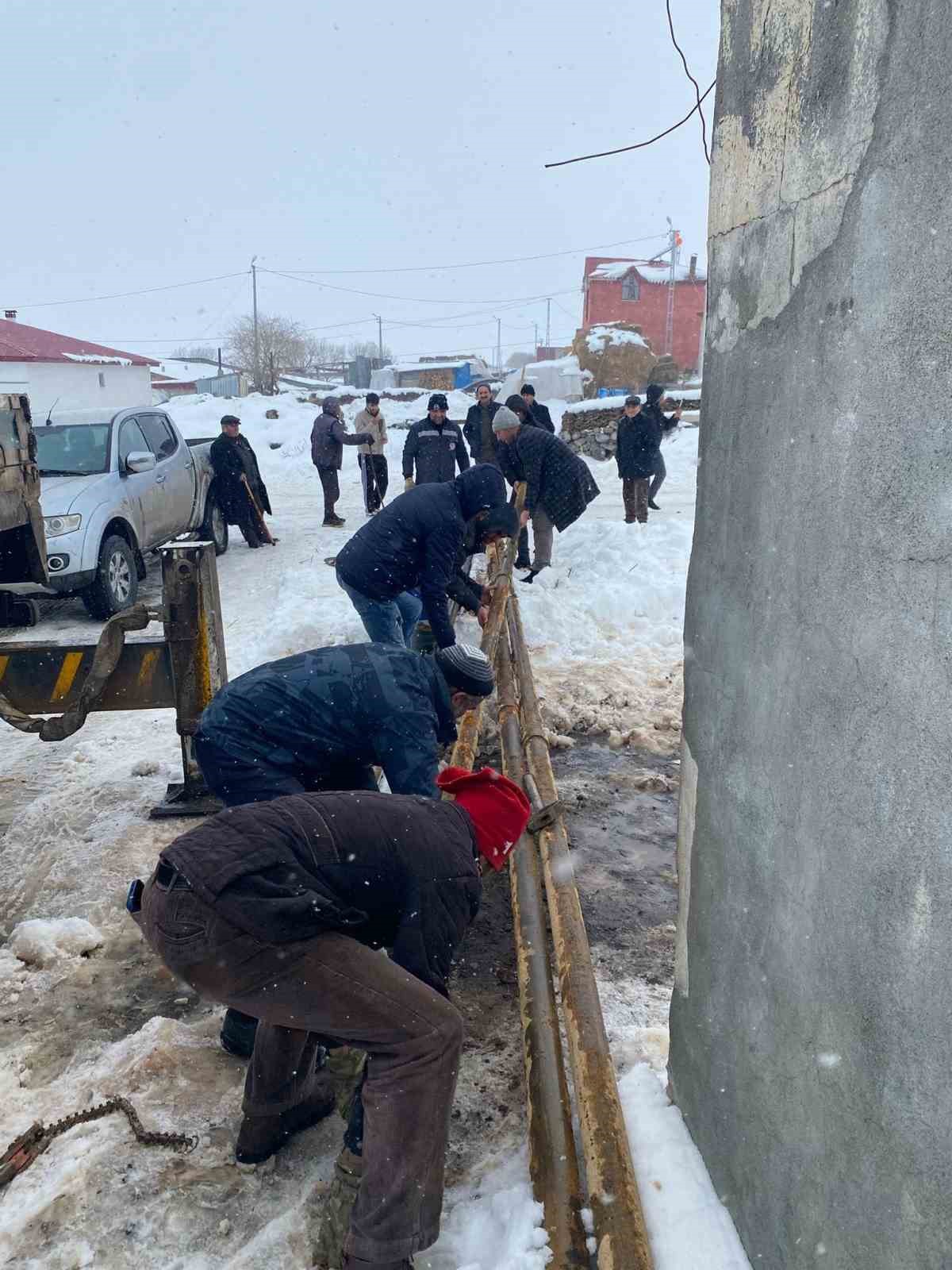 Köyün içme suyu şebekesindeki arıza giderildi