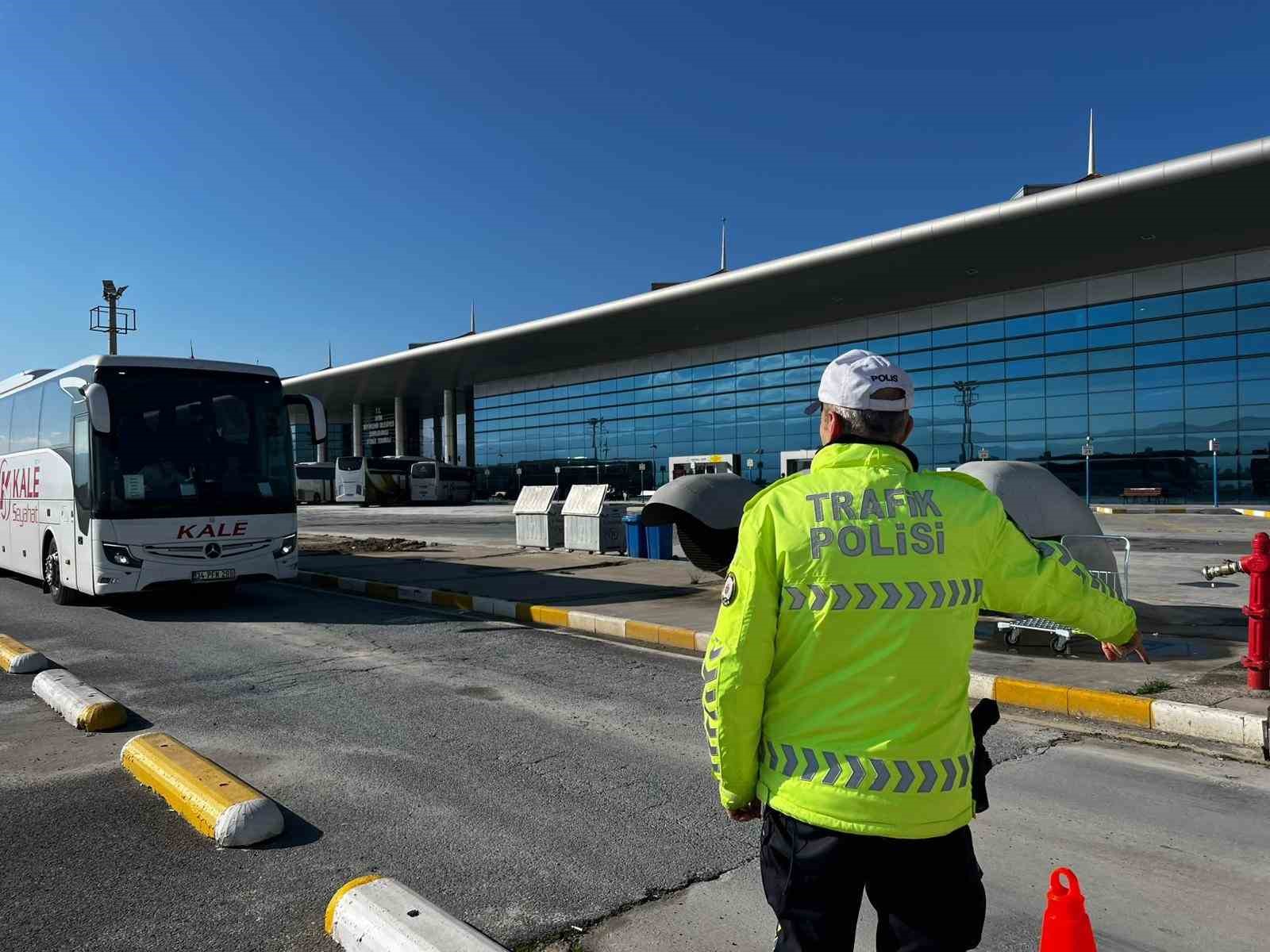 Yolcu gibi bindiler, kural ihlalini affetmediler