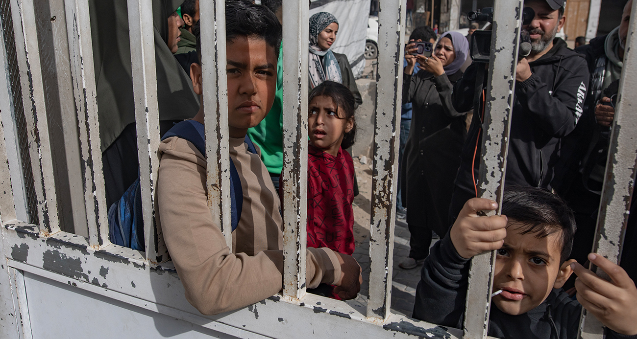 Refah'ın çift yönlü açılışının ilk gününde 12 kişi Mısır'a geçti