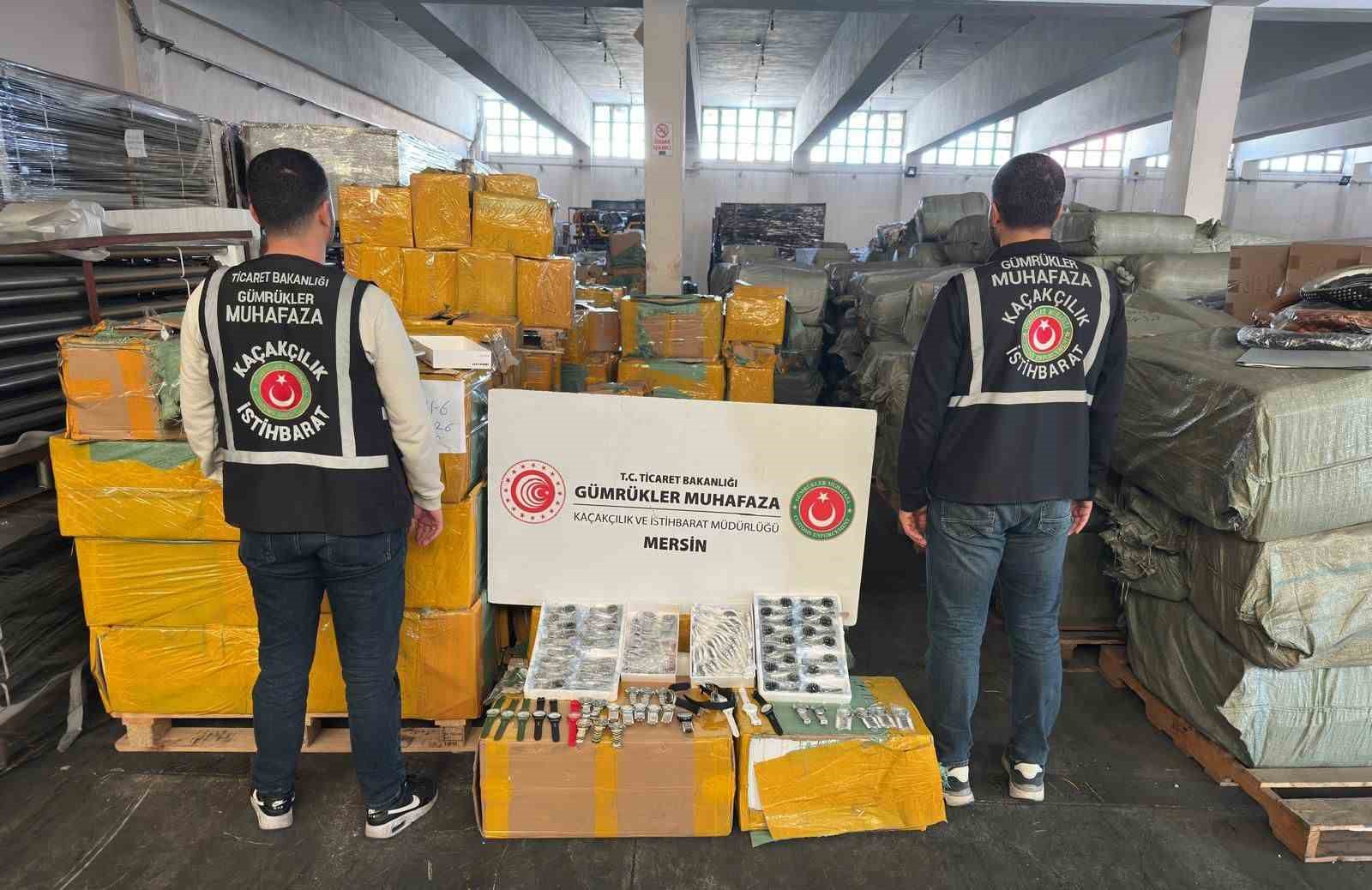 Mersin’de 1,5 milyar lira değerinde 116 bin kaçak kol saati ele geçirildi