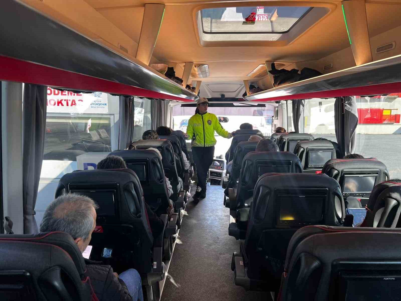 Aydın’da polis ekiplerinden terminalde hayati uyarı