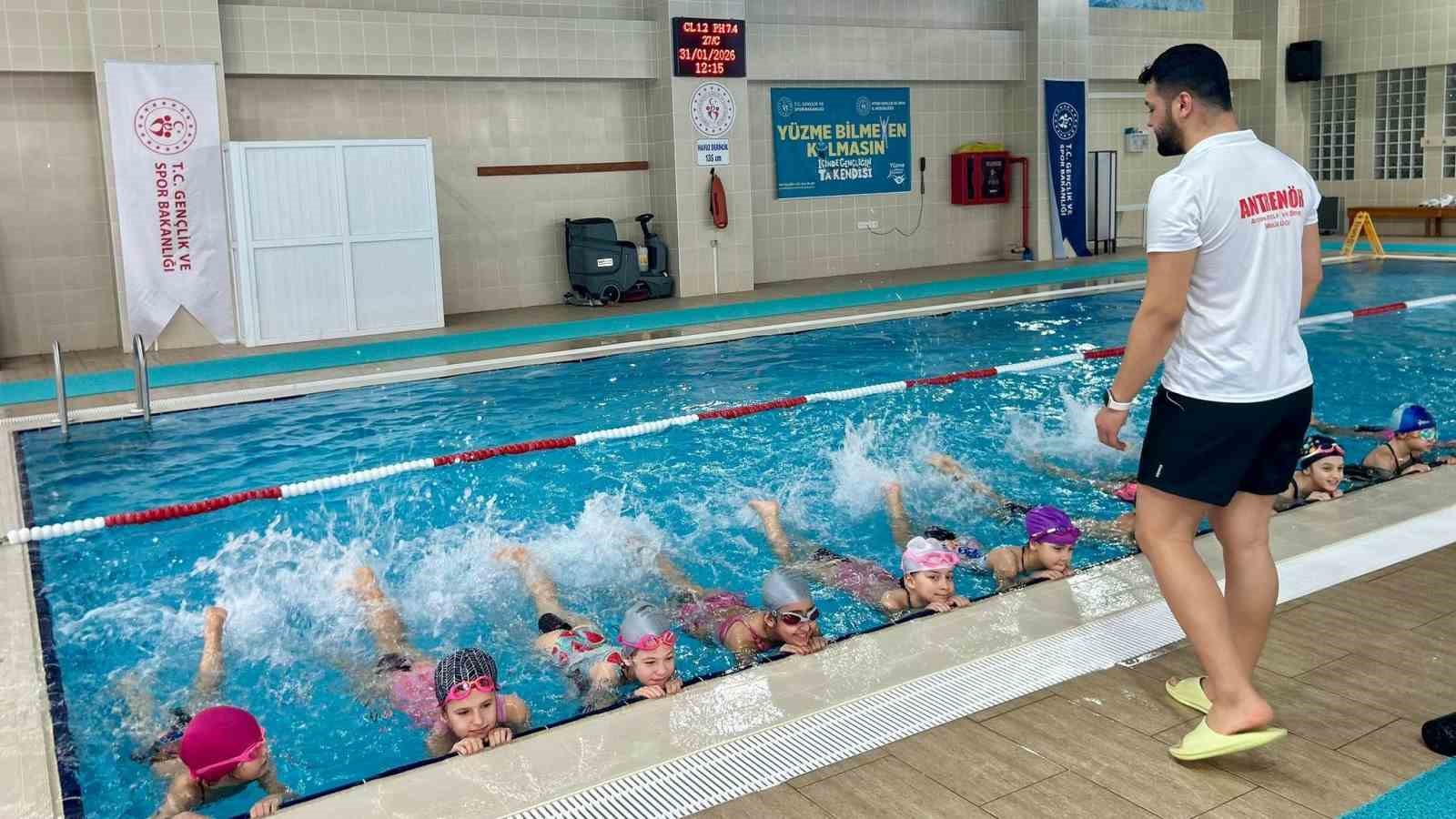 Geleceğin yüzücüleri Aydın’da yetişiyor