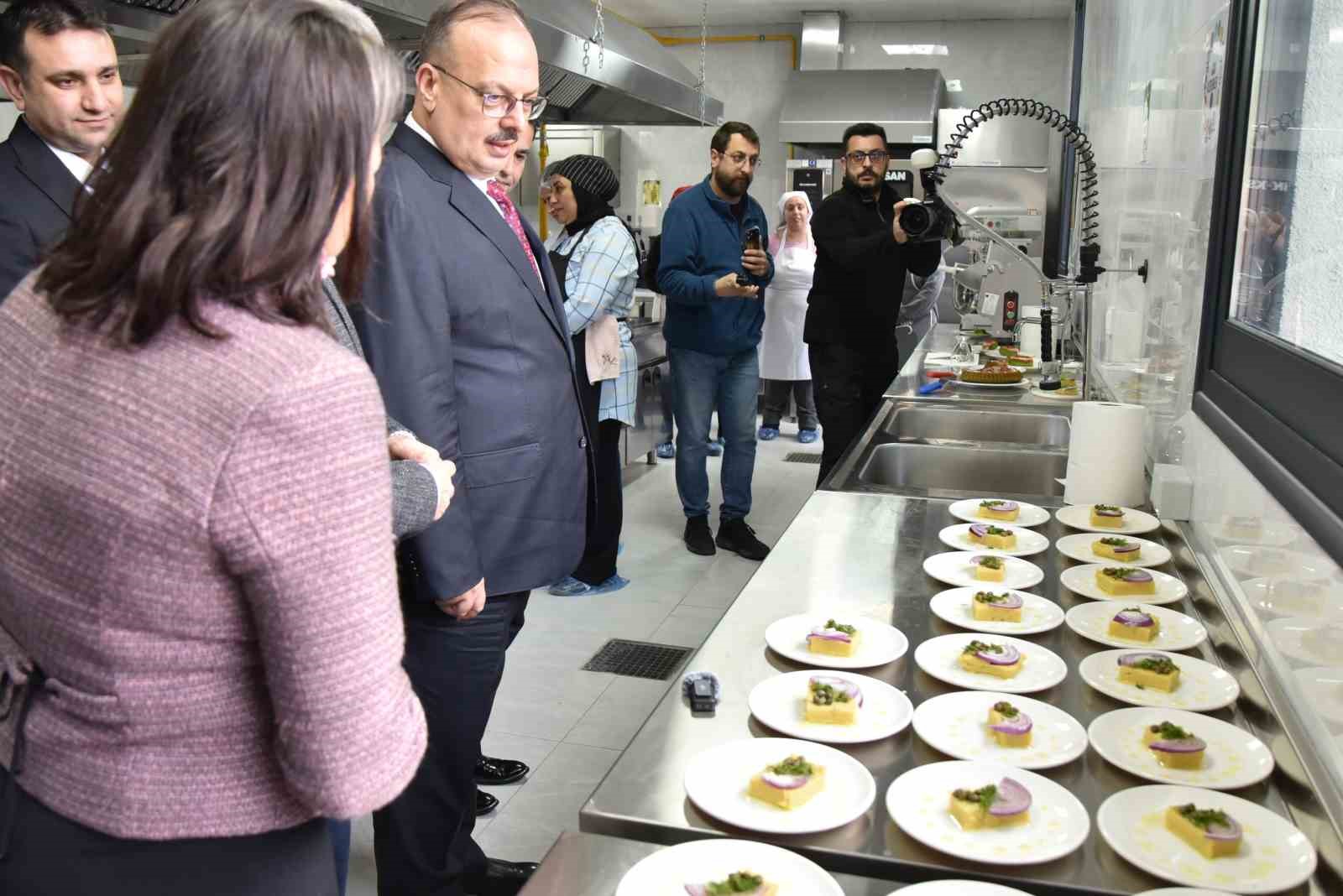 Vali Canbolat Didim Mutfak Akademisi’nde incelemelerde bulundu