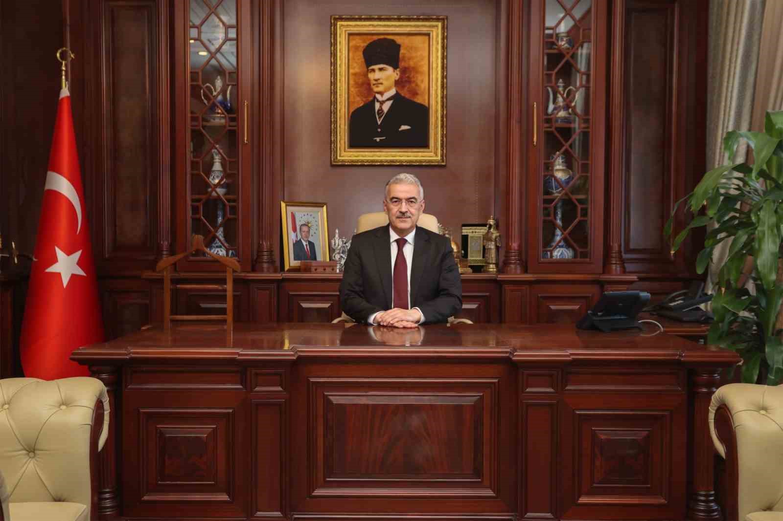 Vali Erol Ayyıldız: 