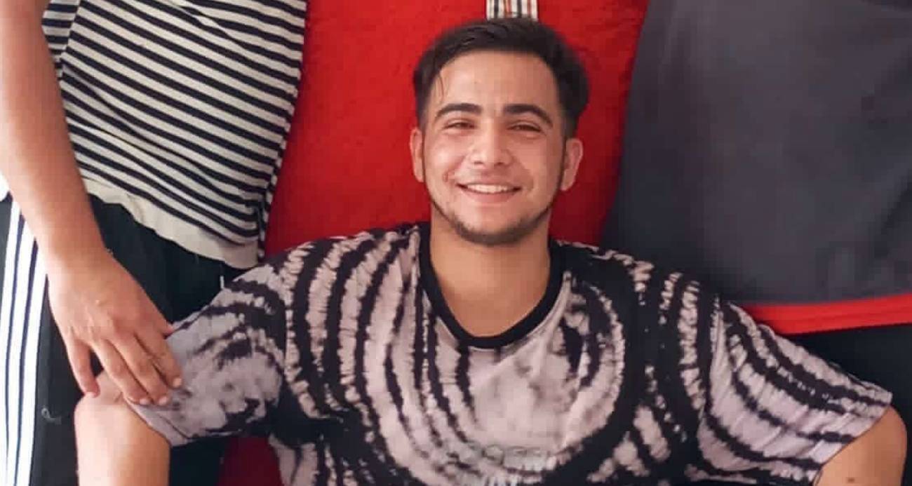 Kocaeli’de tribünden düşen genç taraftar hayatını kaybetti