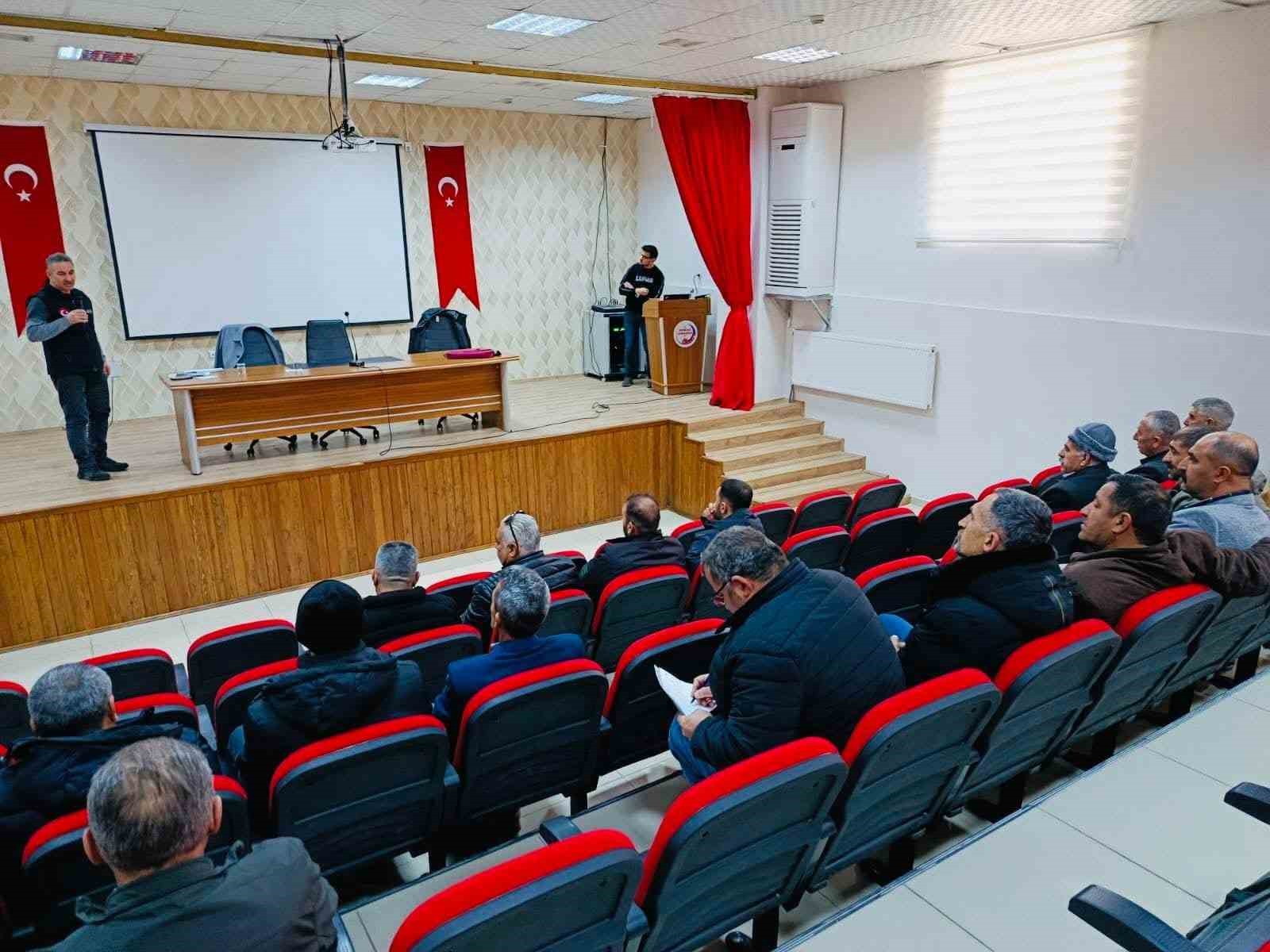 Elazığ’da muhtarlara çığ farkındalık eğitimi