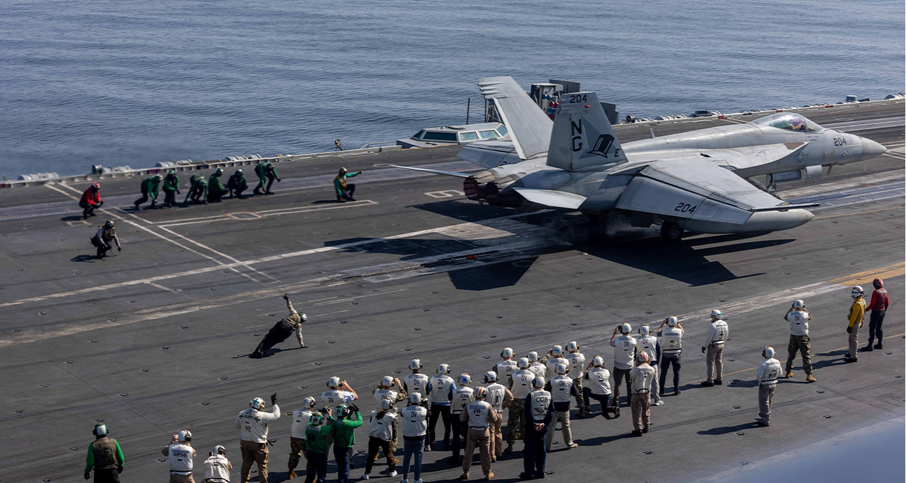 Witkoff’tan Umman Denizi’ndeki ABD uçak gemisine ziyaret