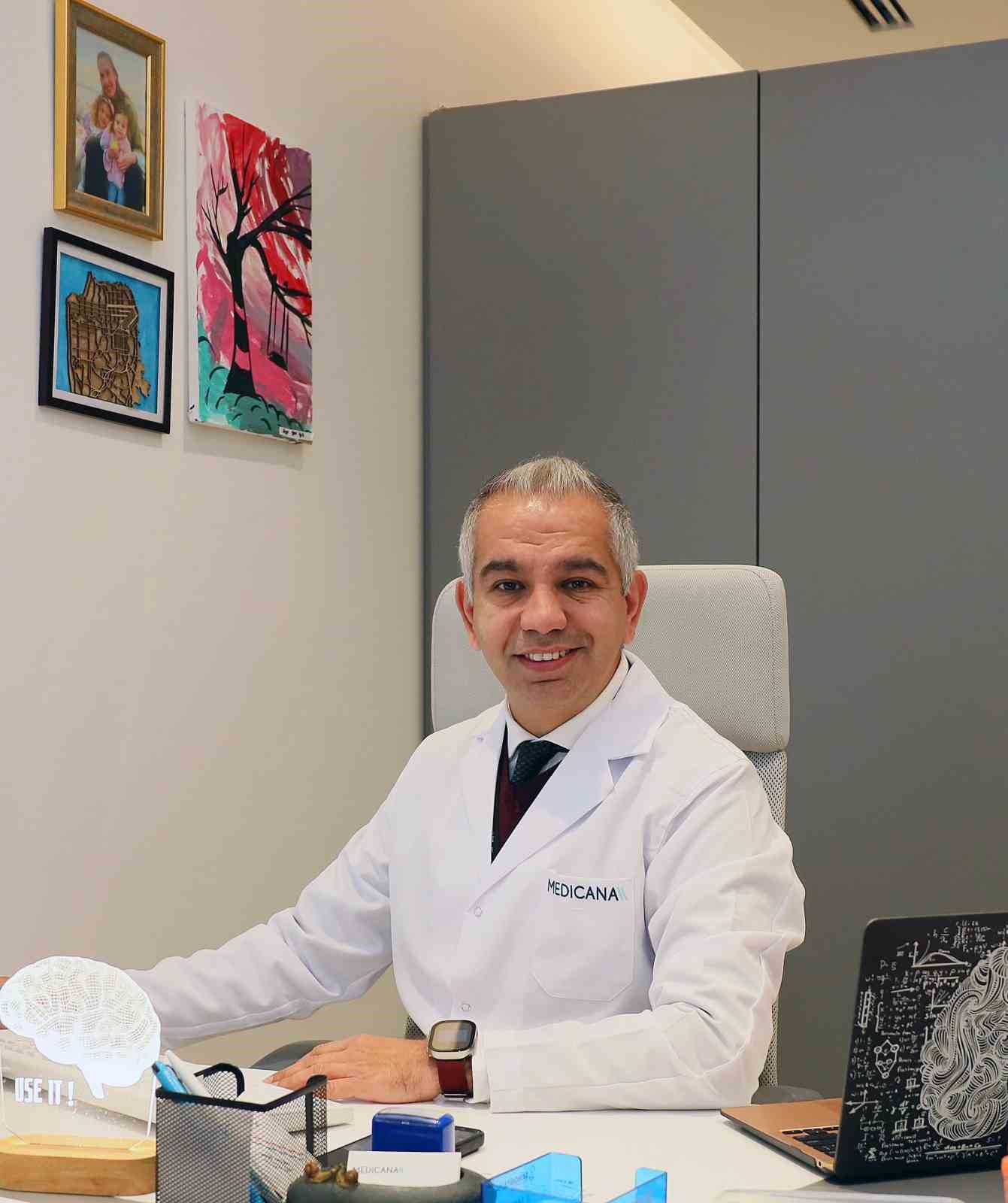 Doç. Dr. Hasan Armağan Uysal: 