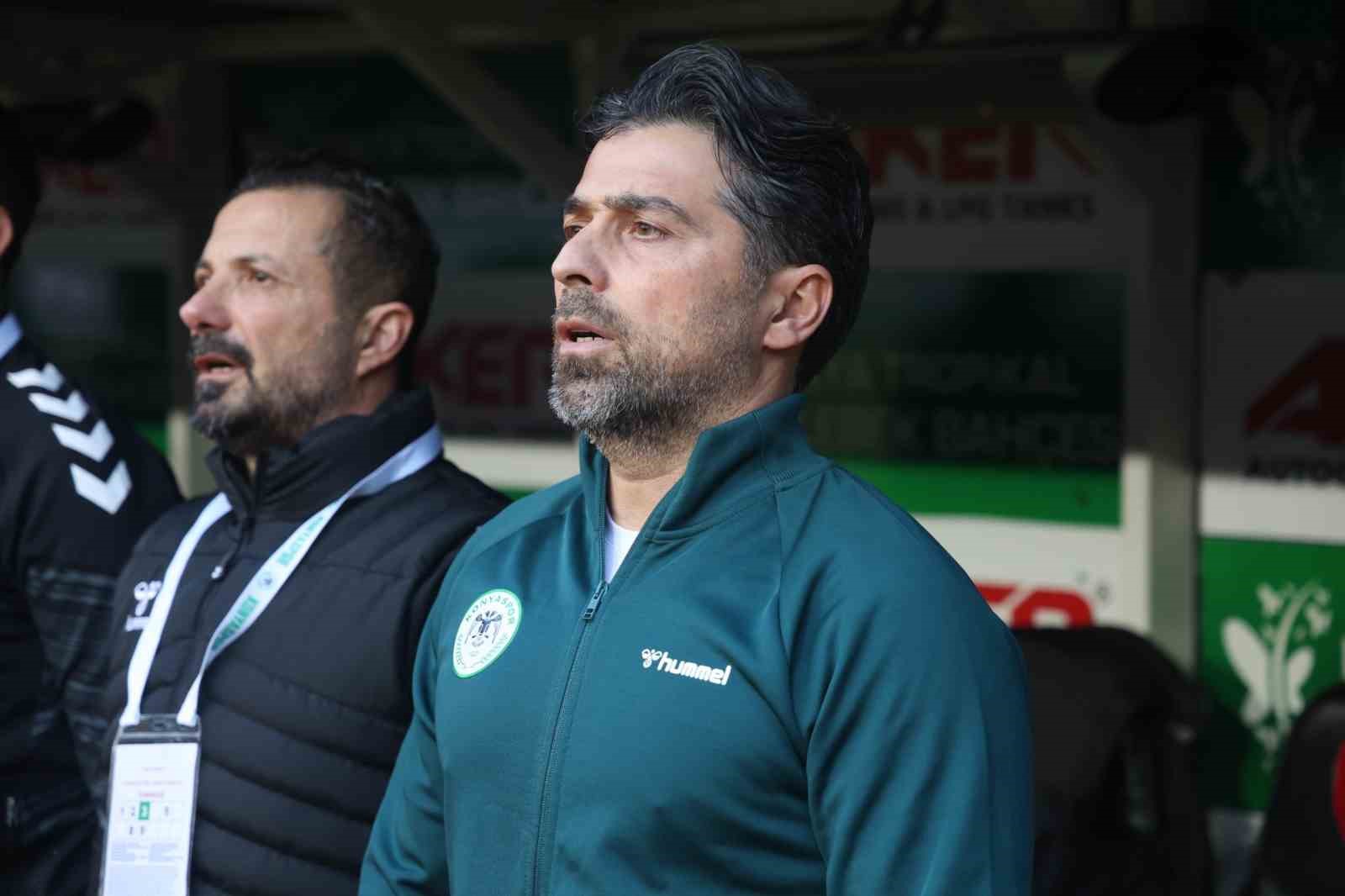 İlhan Palut, bin 121 gün sonra Konyaspor kulübesinde