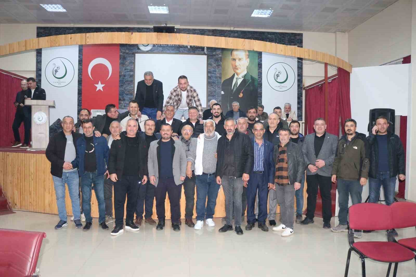 Çal Esnaf Odası’nda 4 dönemdir değişmeyen başkan değişti