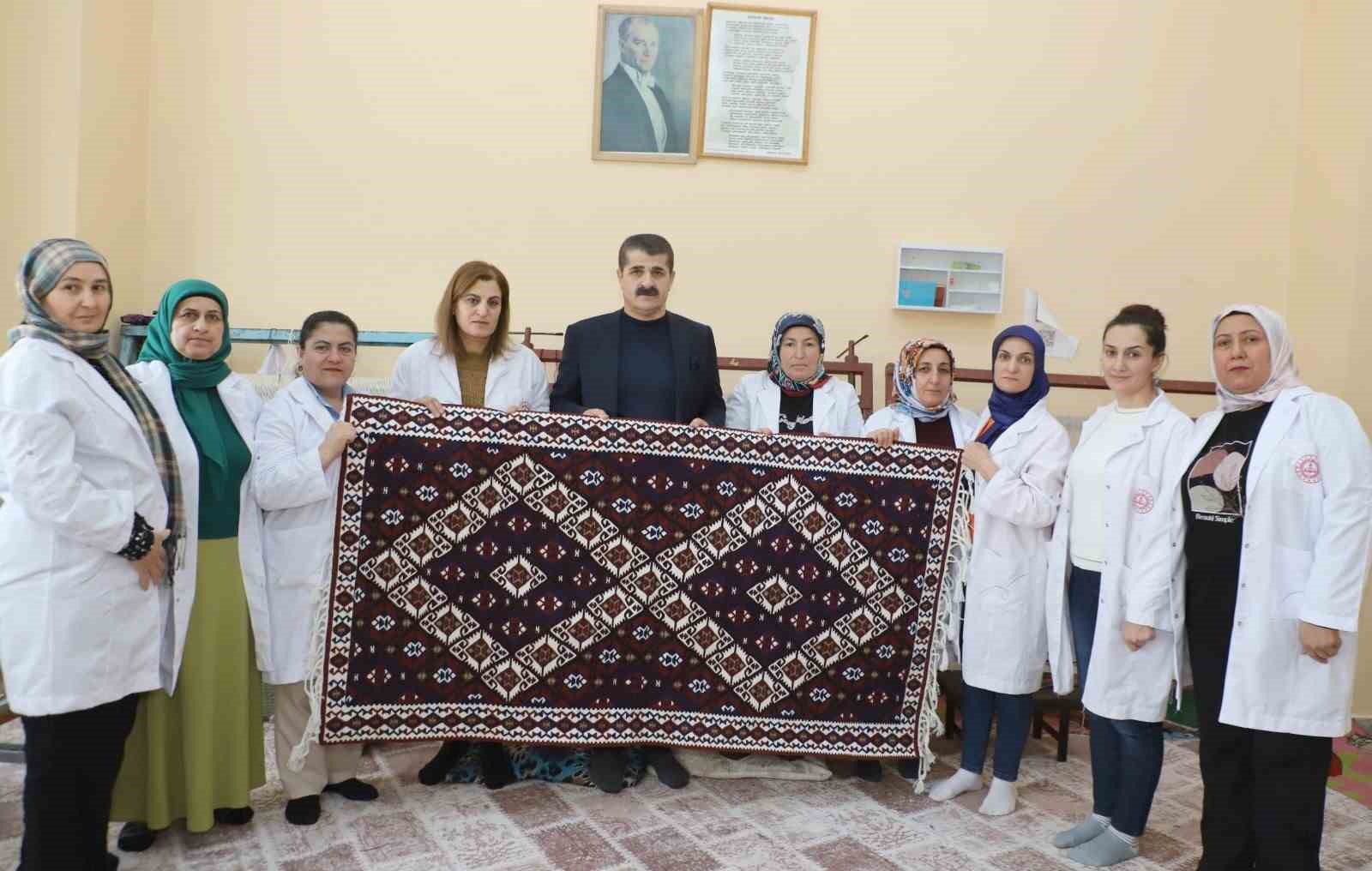 Hakkari’nin kilimleri, kültürel hafızayı günümüze taşıyor