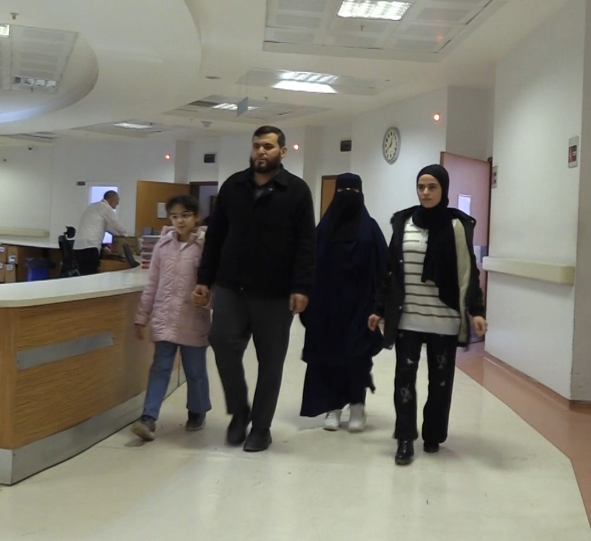 Şanlıurfa’da yatağa bağlı kardeşler tedavi sonrası yürümeye başladı