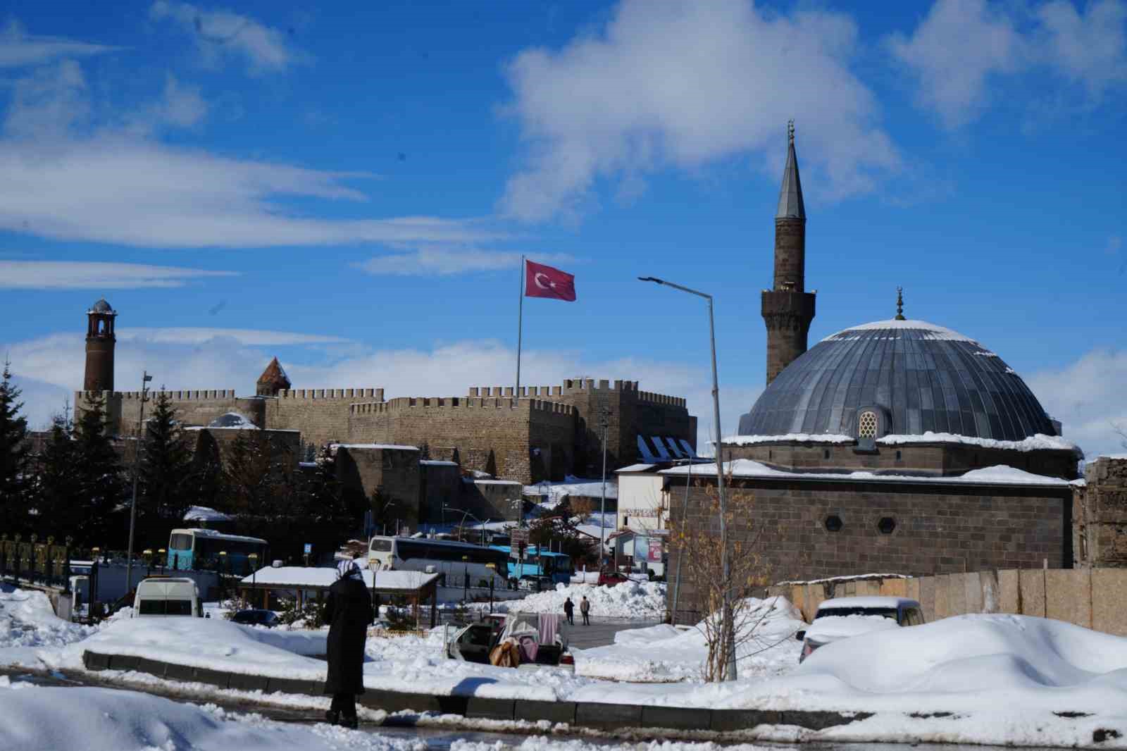 Meteorolojiden Erzurum için kuvvetli kar yağışı uyarısı