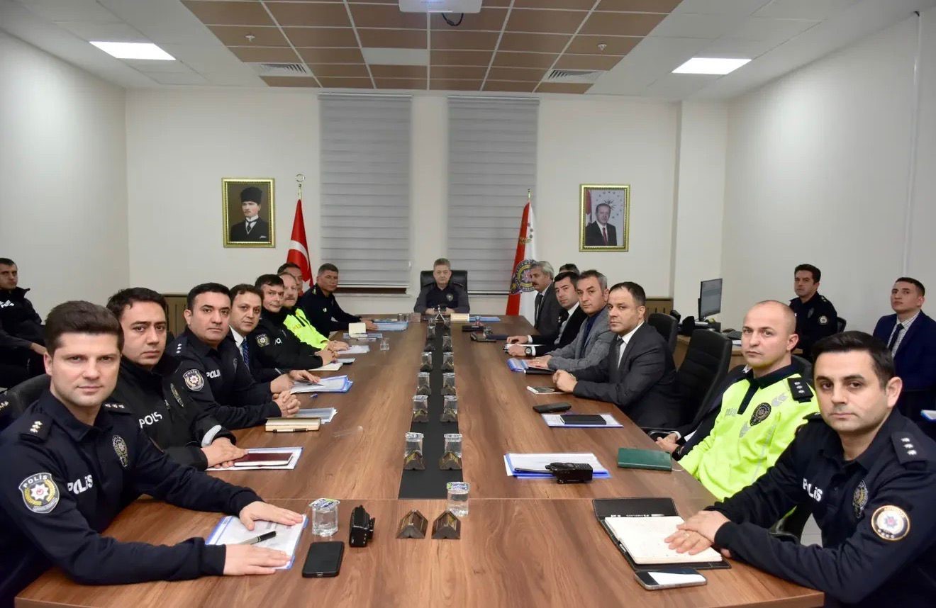 Adıyaman’da aylık emniyet değerlendirme toplantısı yapıldı