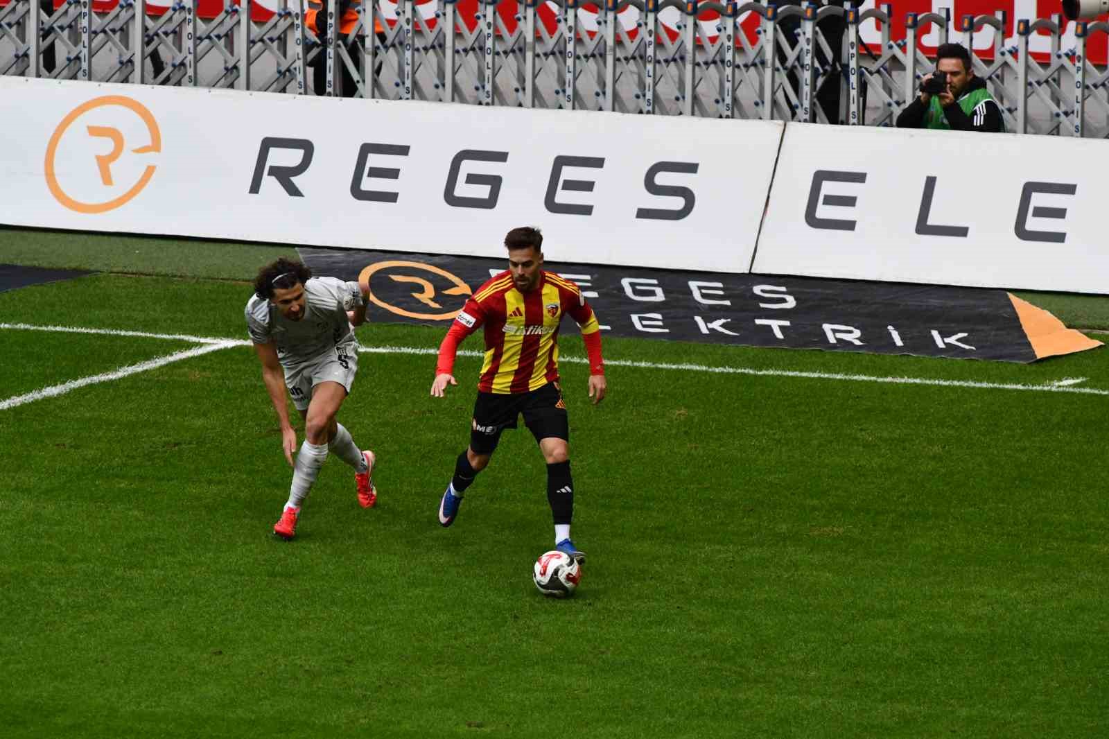 Trendyol Süper Lig: Kayserispor: 1 - Kocaelispor: 2 (Maç sonucu)