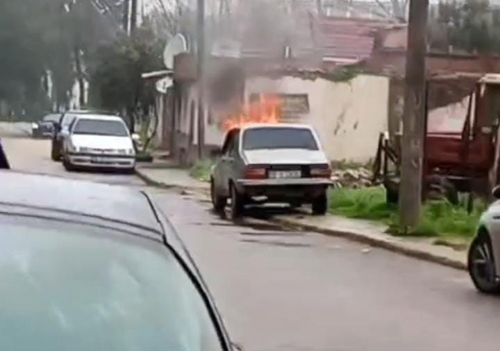 Bursa’da park halindeki otomobil alevlere teslim oldu