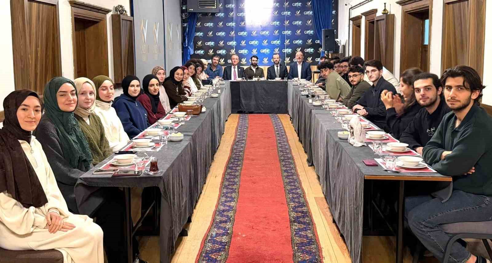 Farklı ilden gelen üniversiteli gençler sosyal sorumluluk için Kütahya’da ağırlandı