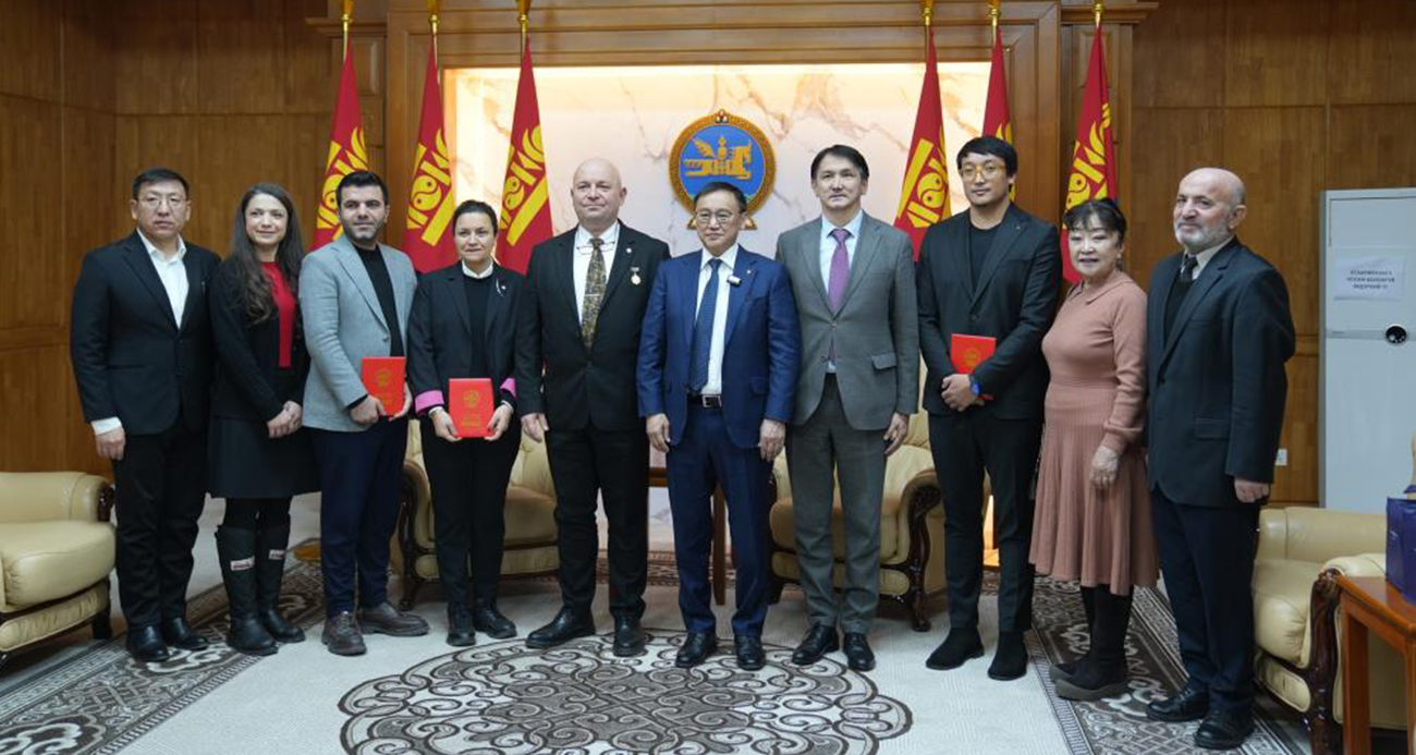 Moğolistan’daki ilk çocuk kemik iliği naklini Türk ve Moğol hekim ekipleri birlikte gerçekleştirdi