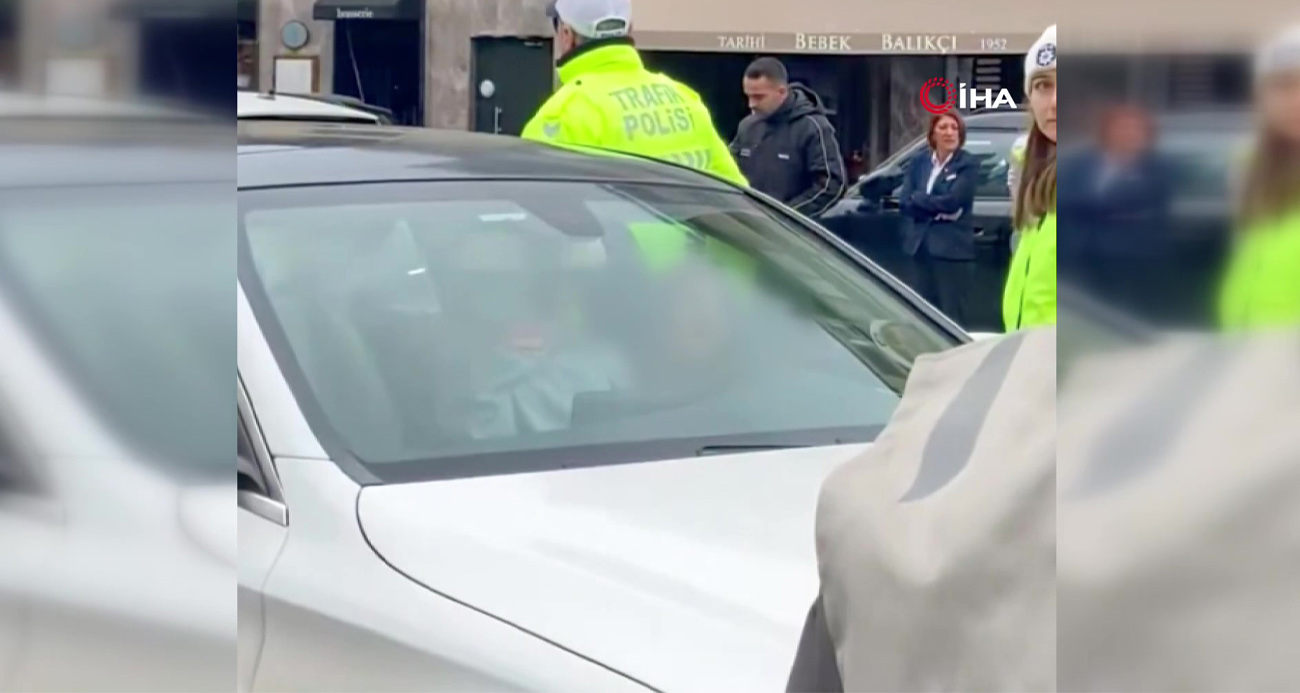 Bebek’te garip olay: Yolun ortasında durduğu aracında dans etmeye başladı