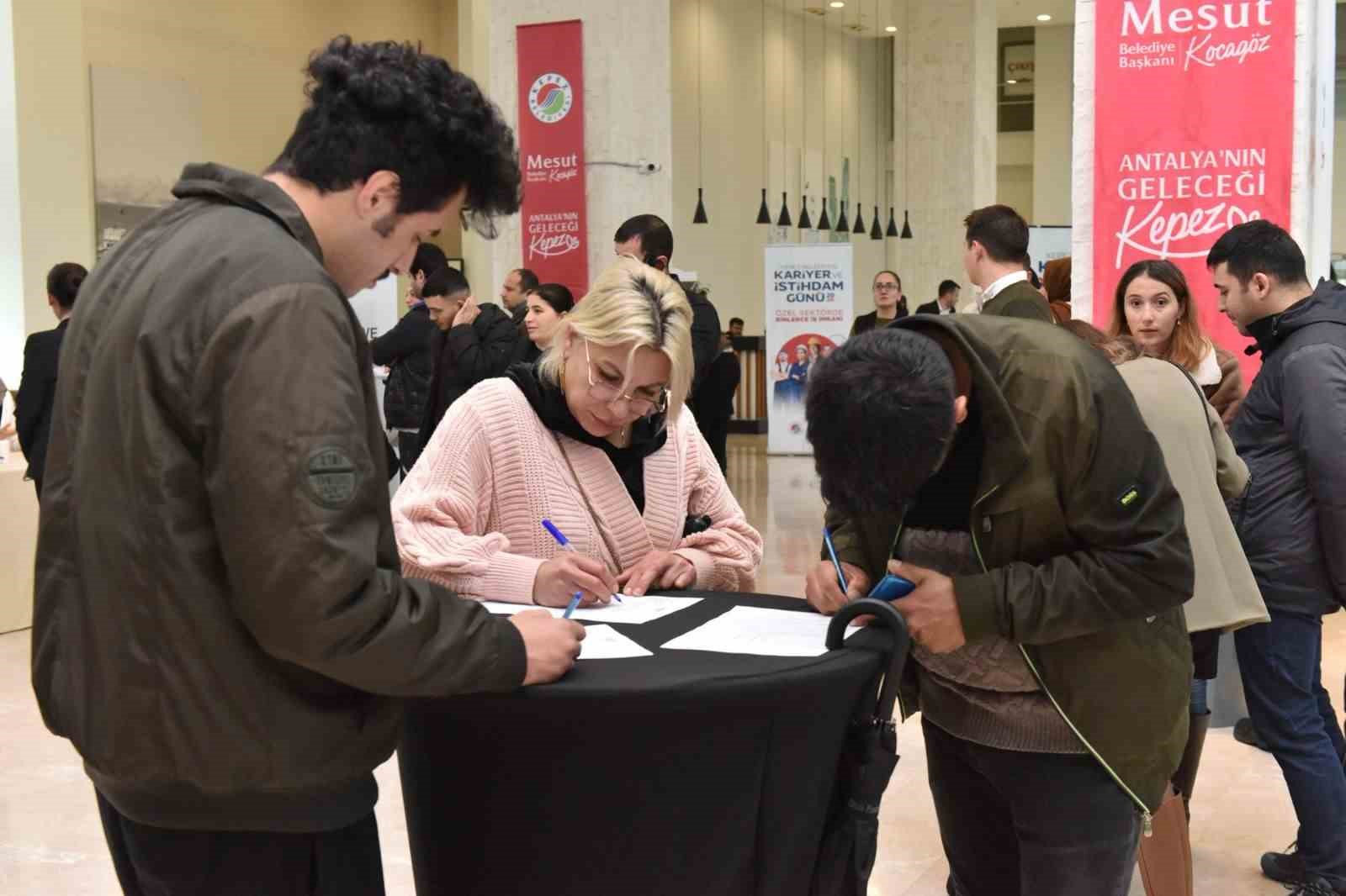 Kepez iş arayanları havacılık sektörüyle buluşturdu