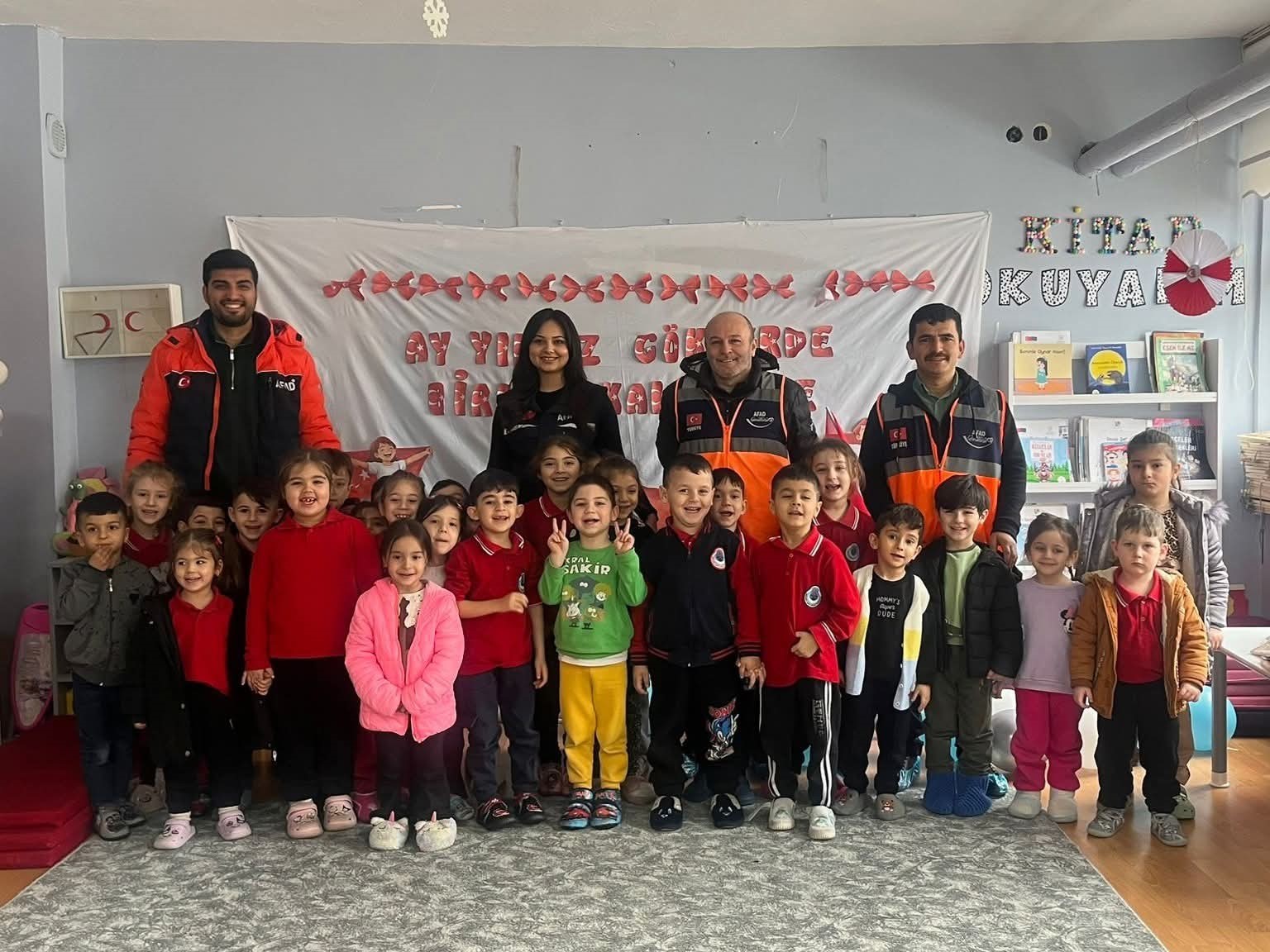 Öğrencilerden Gazze’ye anlamlı okullarda afet ve yangın farkındalık eğitimi verildi