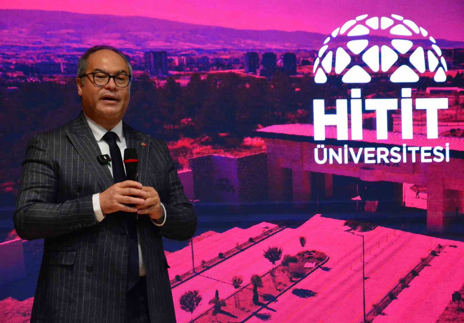 hitit-universitesinde-rehber-ogretmenlere-gelecegin-meslekleri-anlatildi