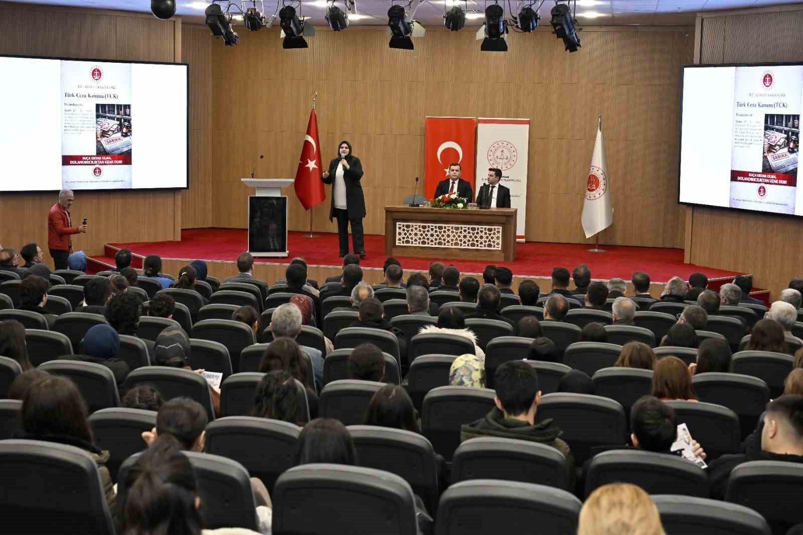 İBAN’ların üçüncü kişilere kullandırılmaması için öğrencilere seminer verildi