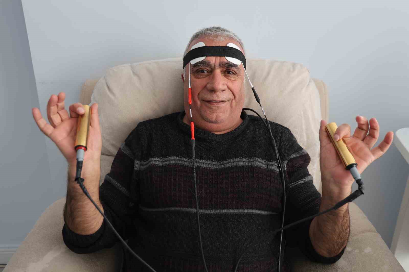 Zararın neresinden dönülürse kârdır dedi, 50 yıl içtiği sigarayı bıraktı