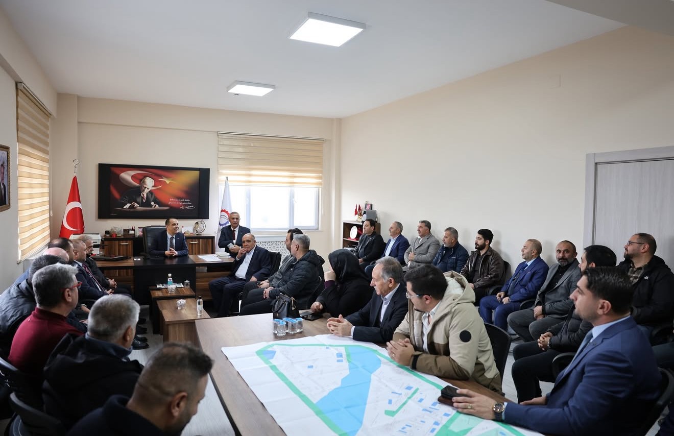 Vali Taşolar, Organize Sanayi Bölgesi’nde yatırımcılarla buluştu