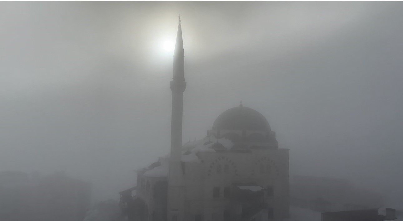 Yüksekova’da yoğun sis ulaşımı olumsuz etkiledi