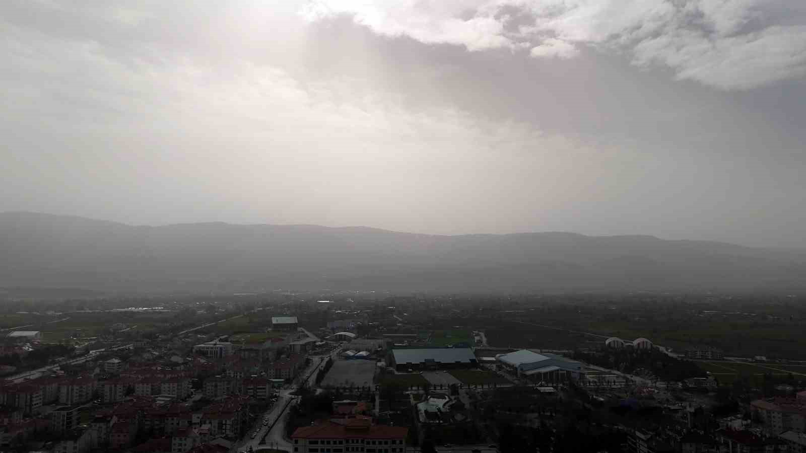 Bolu’da toz taşınımı etkili oluyor