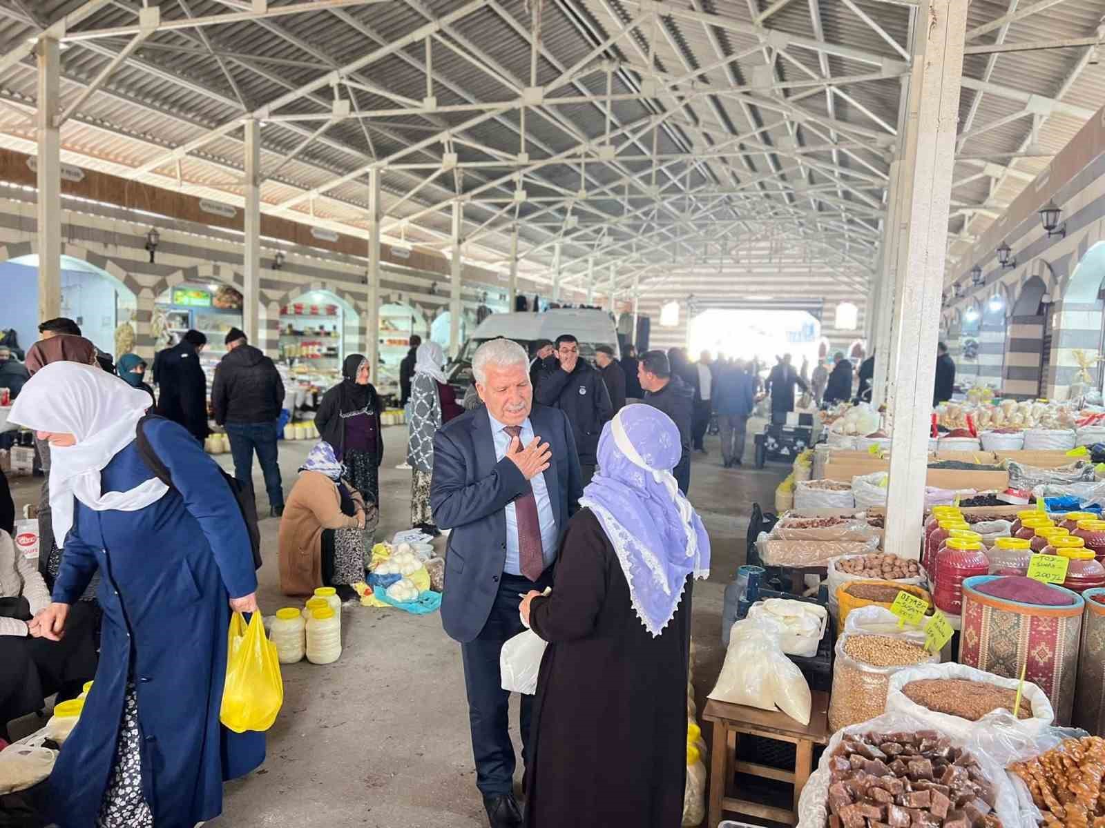 Başkan Karamehmetoğlu, esnaf ve vatandaşlarla bir araya geldi