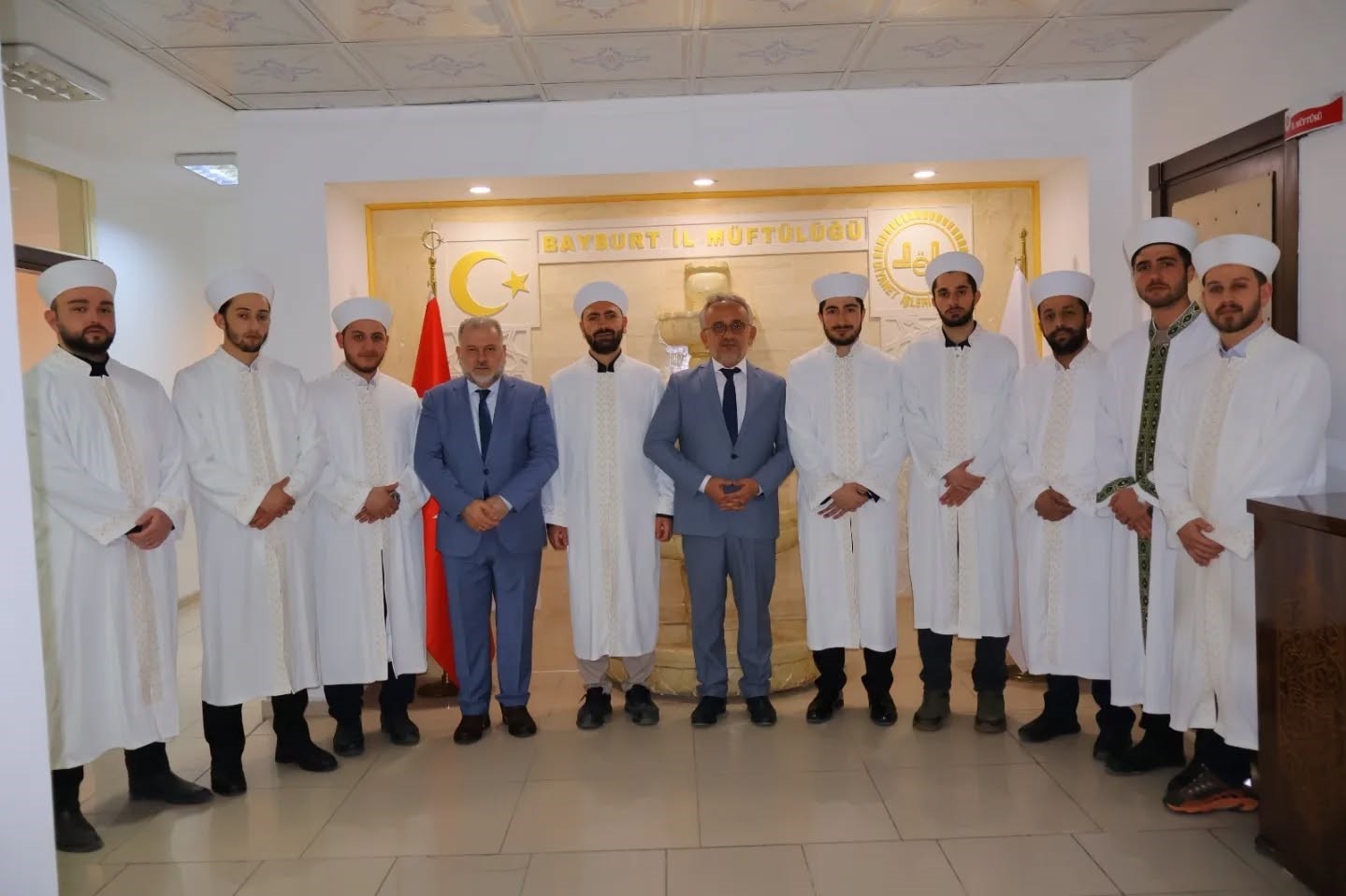 Bayburt’ta göreve başlayan imam hatiplere cübbe töreni