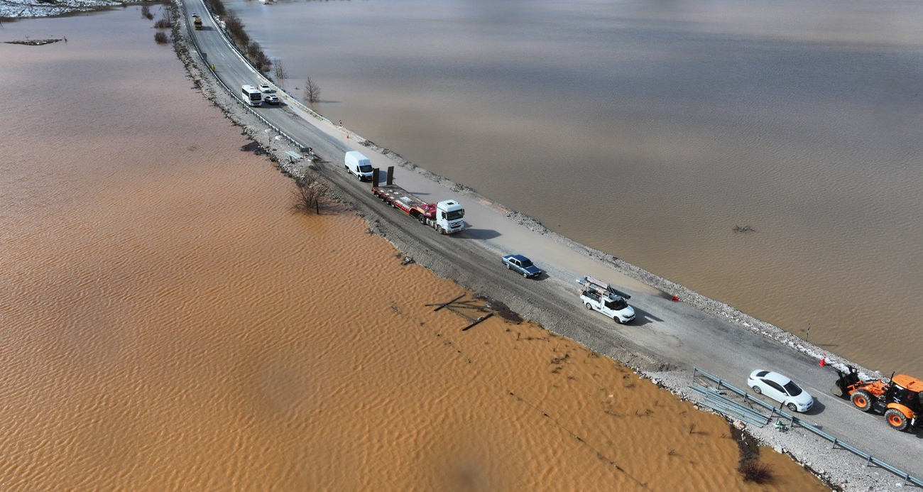 Fethiye - Antalya kara yolunda su baskını: 