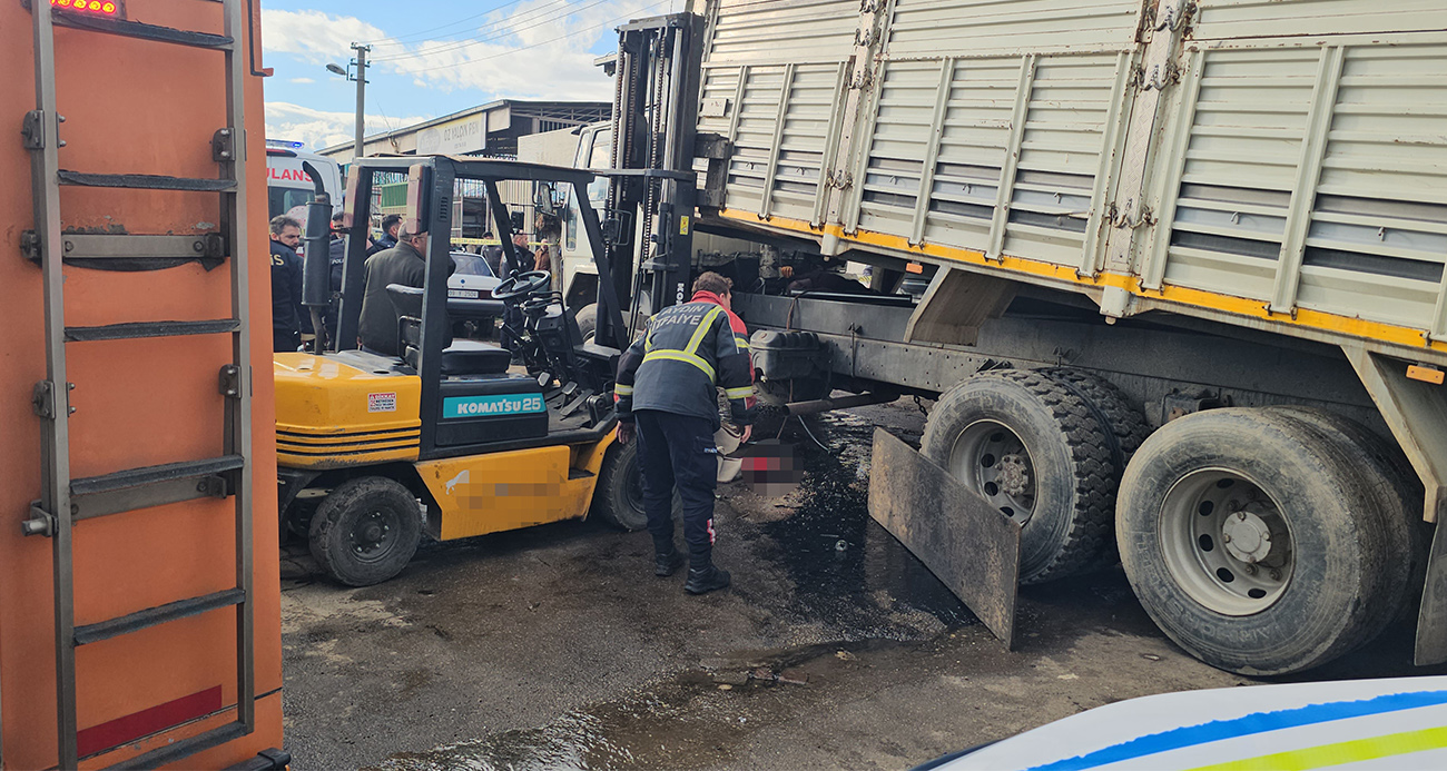 Tamir ettikleri kamyonun kasası üzerlerine düştü: 2 ölü, 1 yaralı