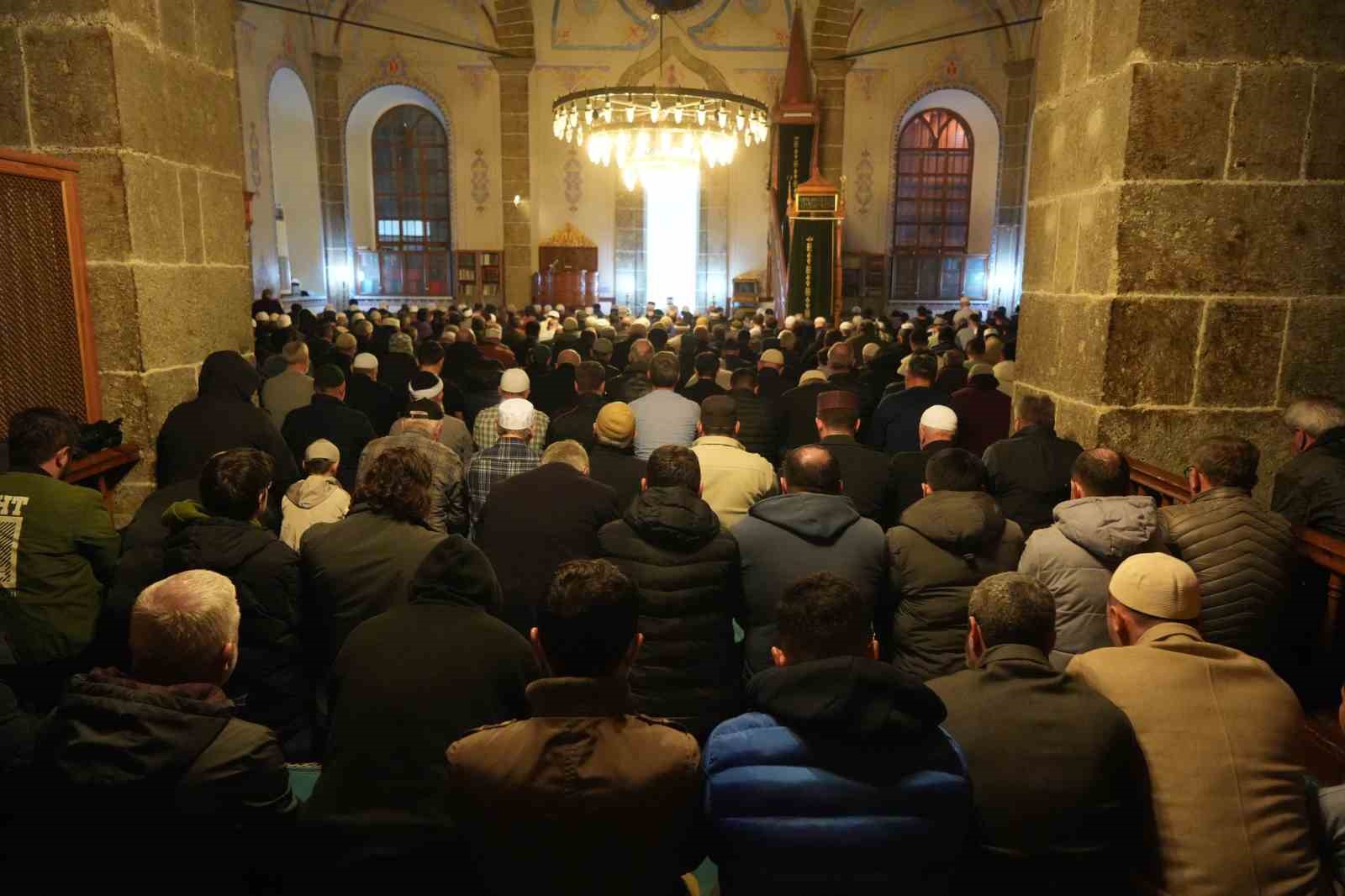 Samsun’da ilk teravih namazı kılındı