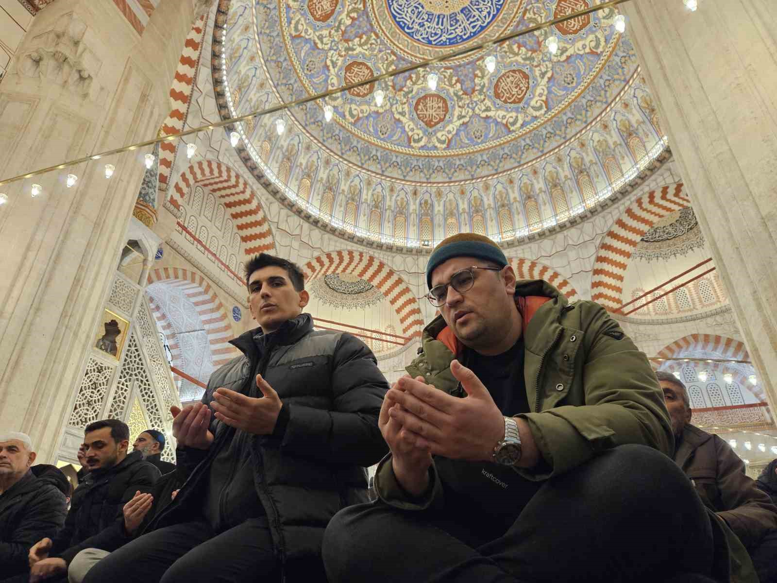 Selimiye Camii’nde 4 yıl aradan sonra ilk teravih