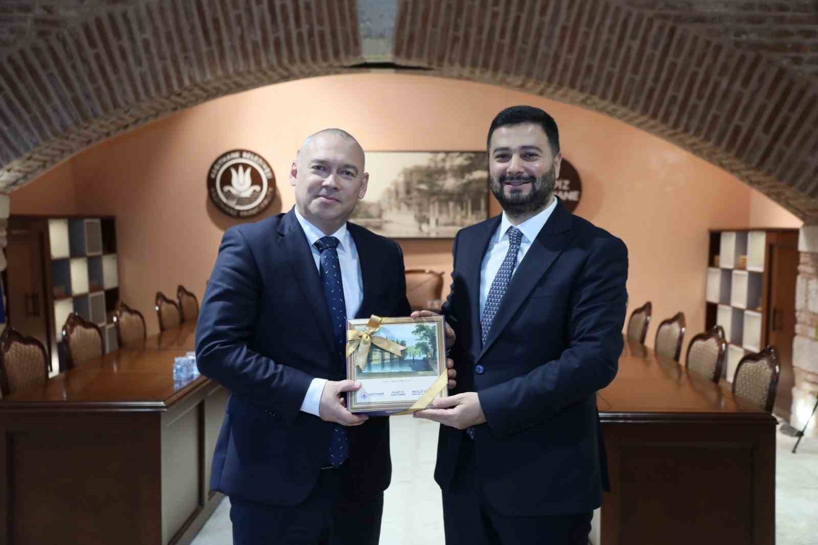 Başkan Öztekin yerli ve yabancı temsilcilerle istişarelerini sürdürüyor