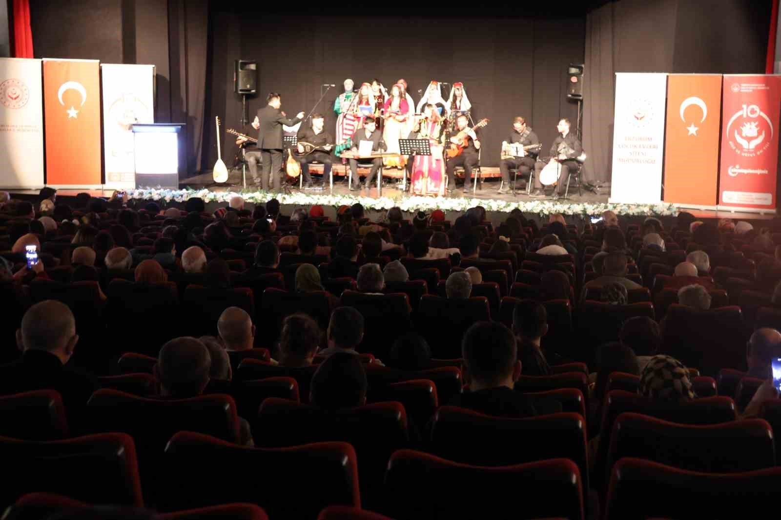 Çocuklardan duygu dolu türkü konseri