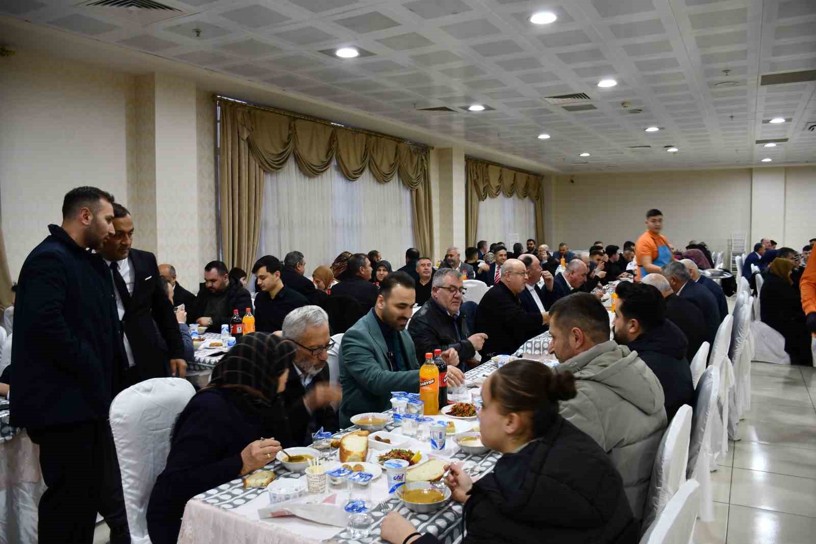 Vezirköprü’de şehit yakınları ve gaziler iftarda ağırlandı