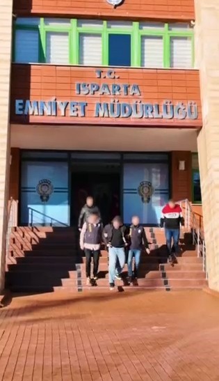 Isparta’da kişisel veri operasyonu: 1 şüpheli tutuklandı 10 kişi hakkında soruşturma sürüyor