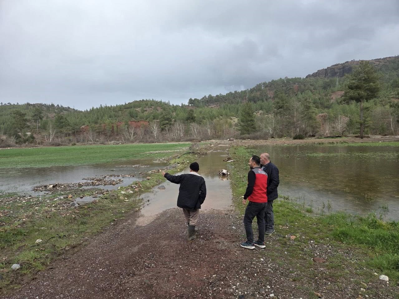 Menteşe’de sağanak yağışların ardından tarım arazilerinde hasar tespit çalışmaları başladı