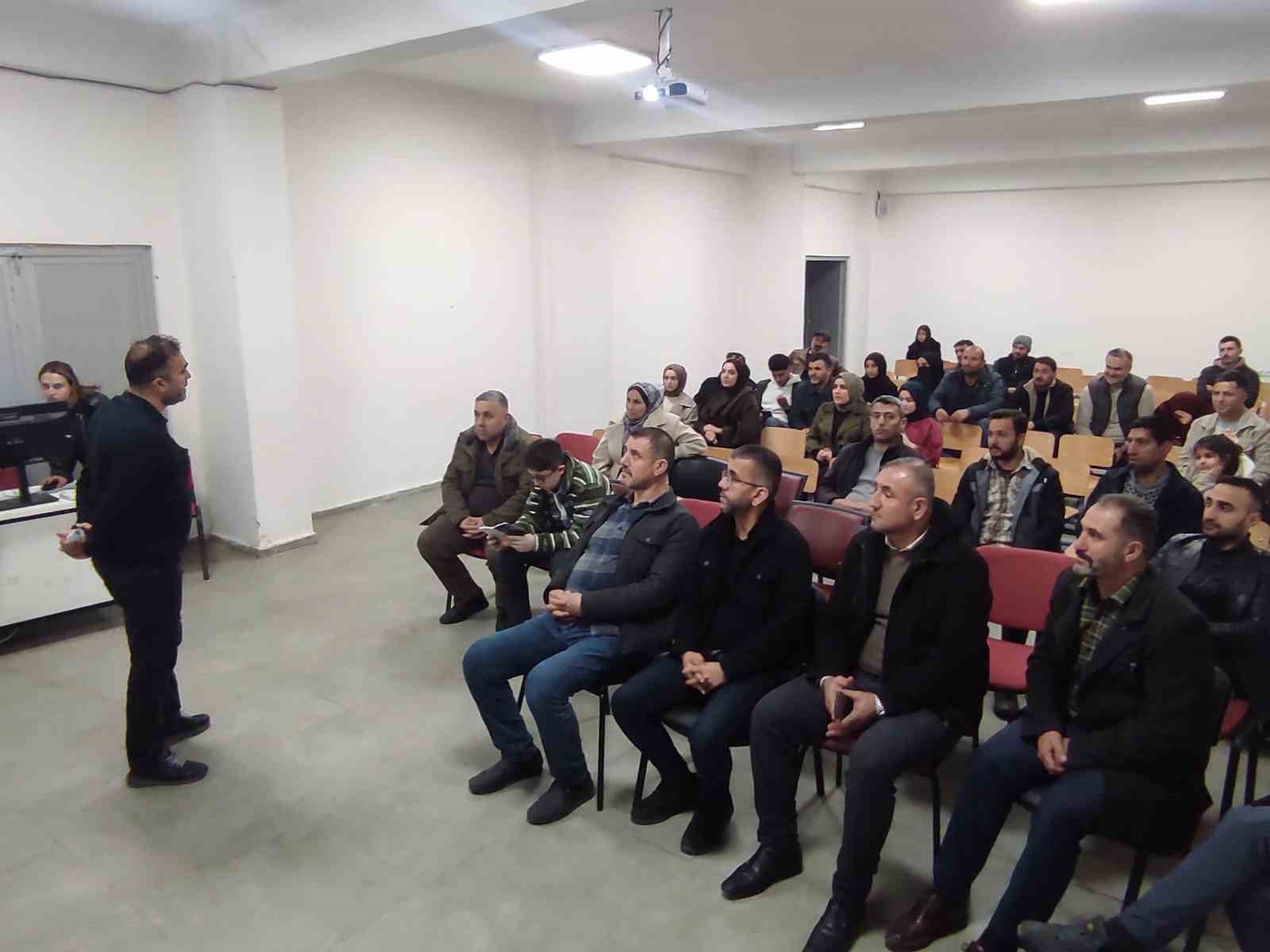 Sason’da arıcılığı geliştirme projesi kapsamında 70 adaya eğitim verildi