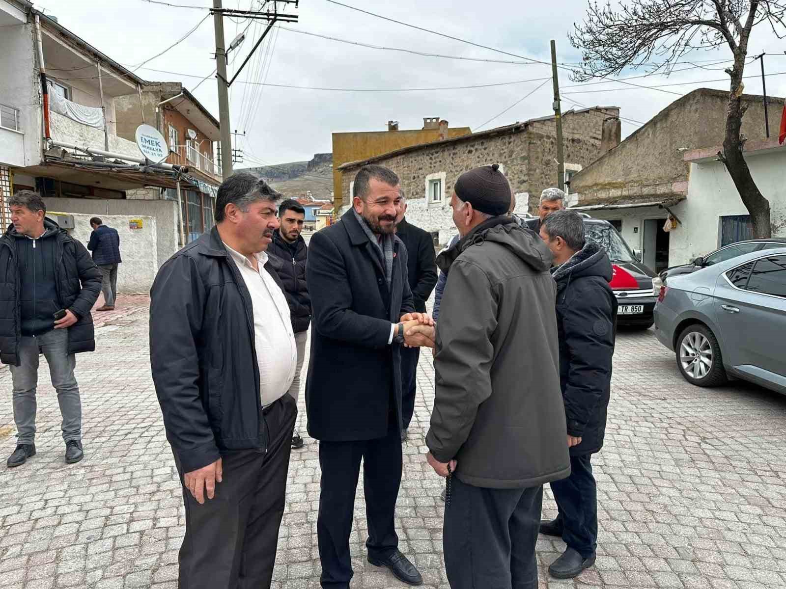 Siyasi parti başkanlarından Adem Şengül’e ‘protokol’ tepkisi