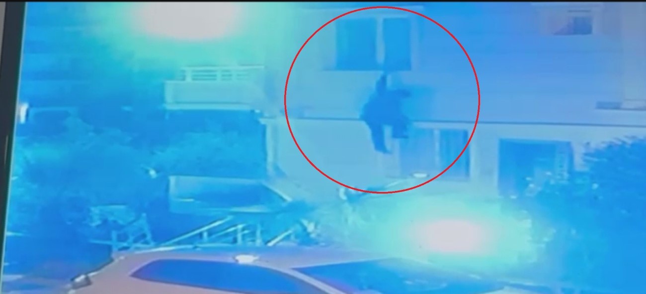 Penceredeki sinekliği parçalayarak evden ayrılan psikolojik rahatsızlıkları bulunan genç sırra kadem bastı