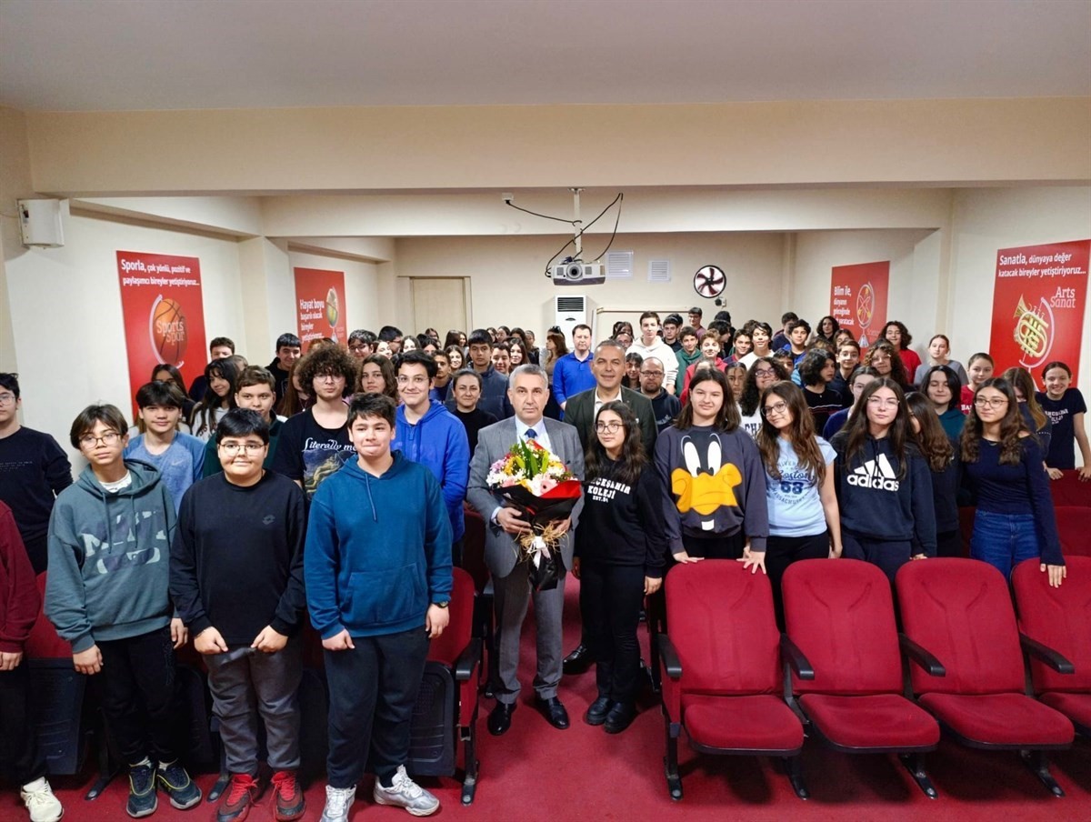 İncirliova Kaymakamı Abay, öğrencilerle Kariyer Günleri’nde buluştu